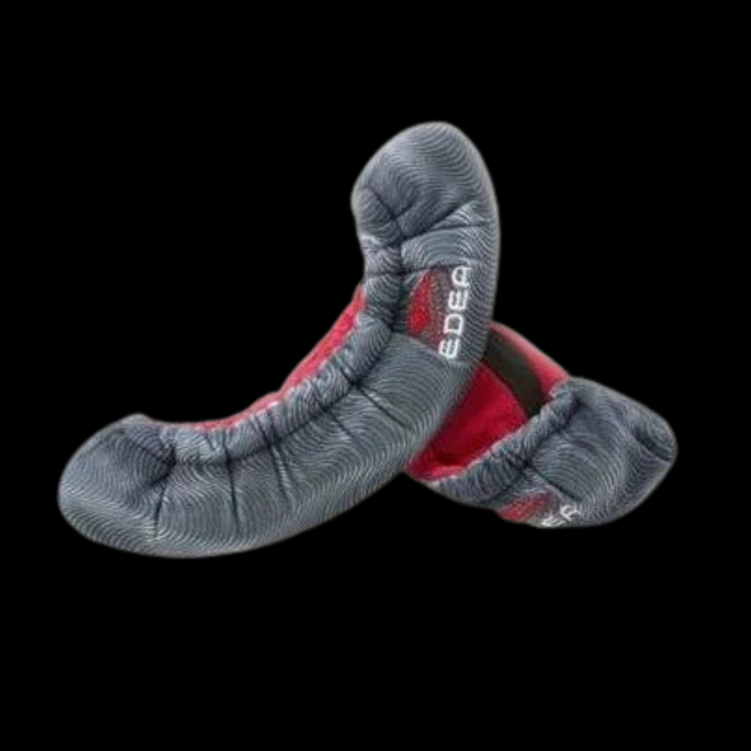 Edea Dune Blade Soaker - soft moisture-absorbing protection for ice skate blades up to 11 inches.