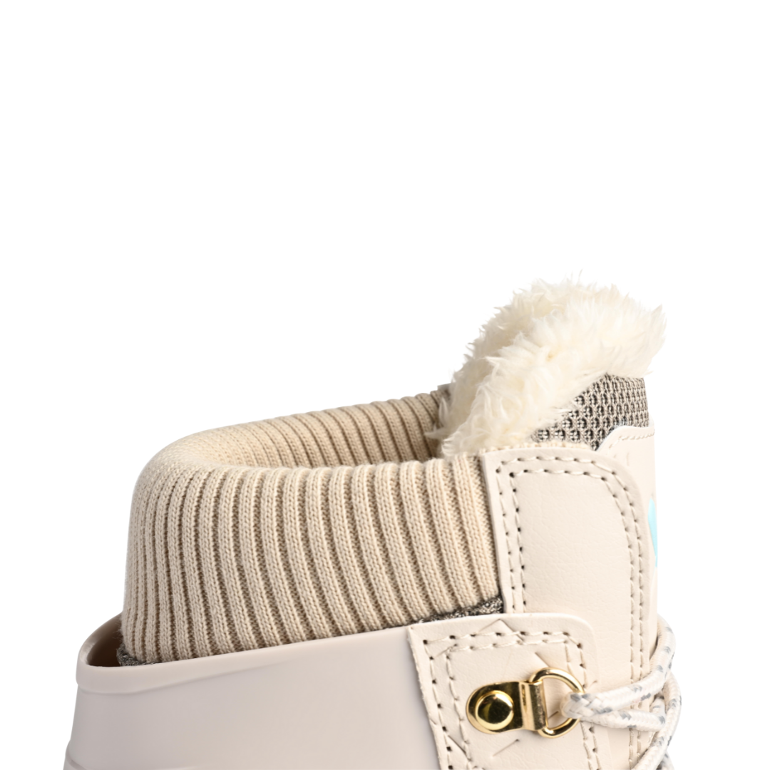 Bauer S23 Tremblant Lifestyle Skates, cozy design, beige fabric, boots close-up.