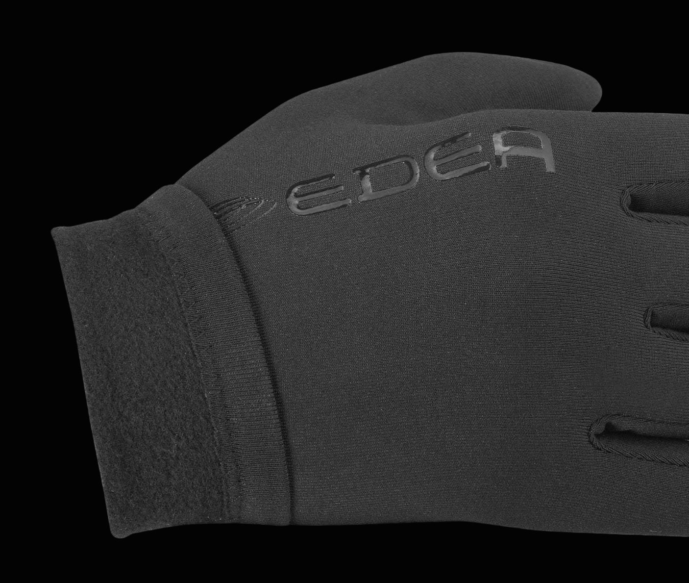 Edea E-Gloves Pro, black with shadow logo, non-slip design, touchscreen tips, warm polyester material.