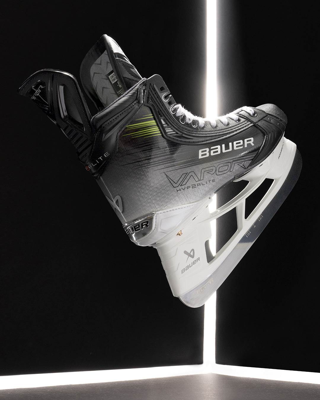 Bauer Vapor Hyperlite2 Skates featuring Powerfly holder and 3D Lasted Carbon CURV Composite.