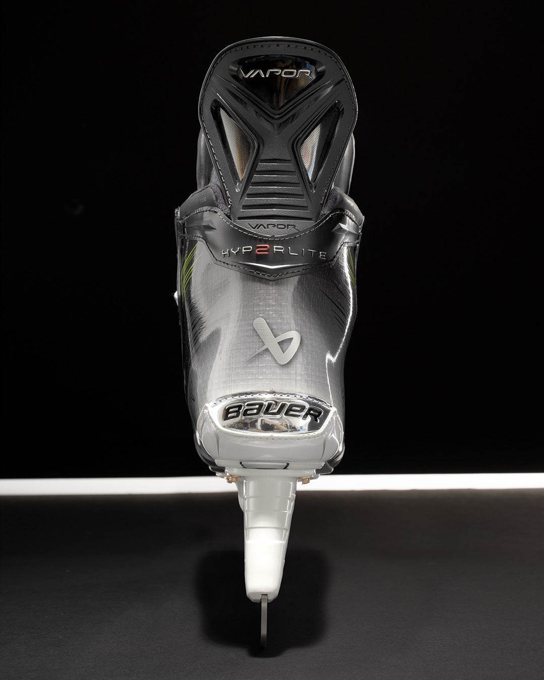 Bauer Vapor Hyperlite2 Skates with advanced Powerfly holder and Hyperflex Technology.