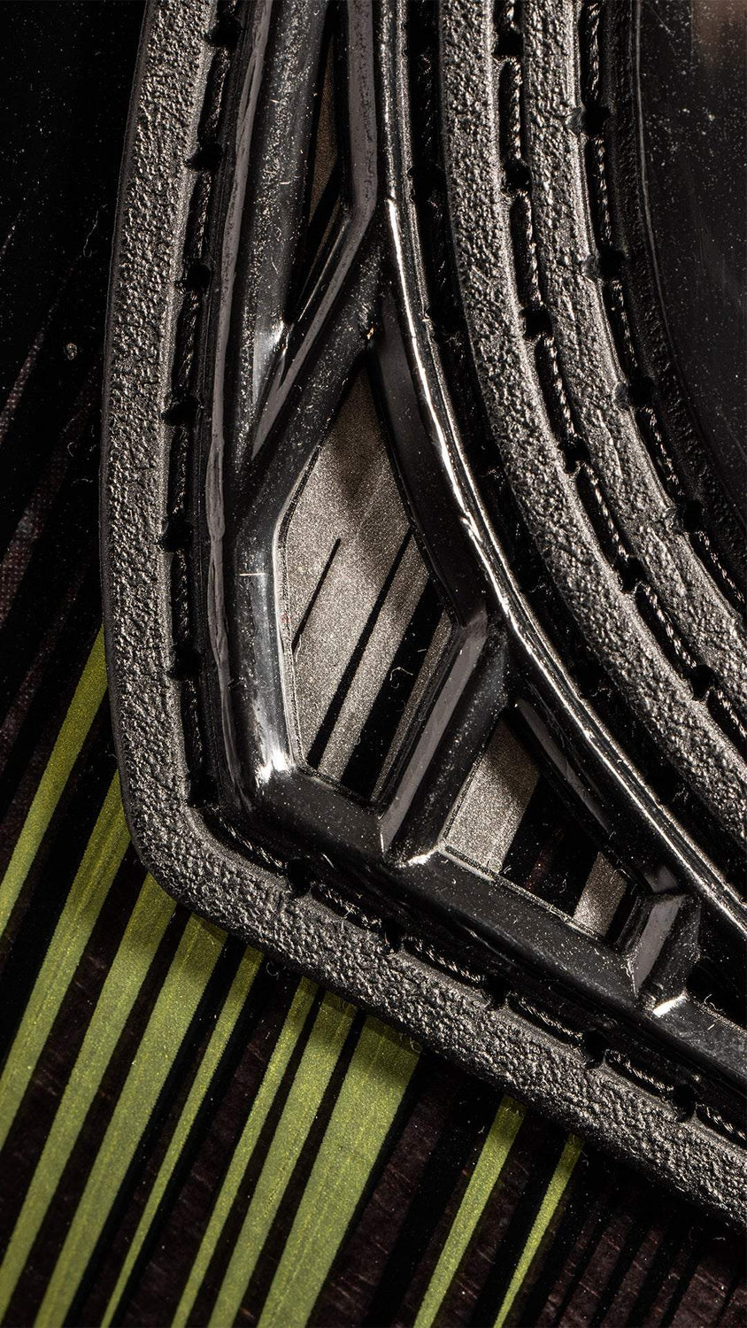 Close-up of Bauer Vapor Hyperlite2 Skates showcasing advanced blade holder technology.