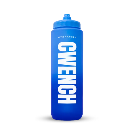 Blue CWENCH Team Bottle 800ml with logo for hydration and team spirit.