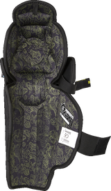 Sherwood Rekker Legend 4 Shin Pad with ergonomic design and adjustable straps.