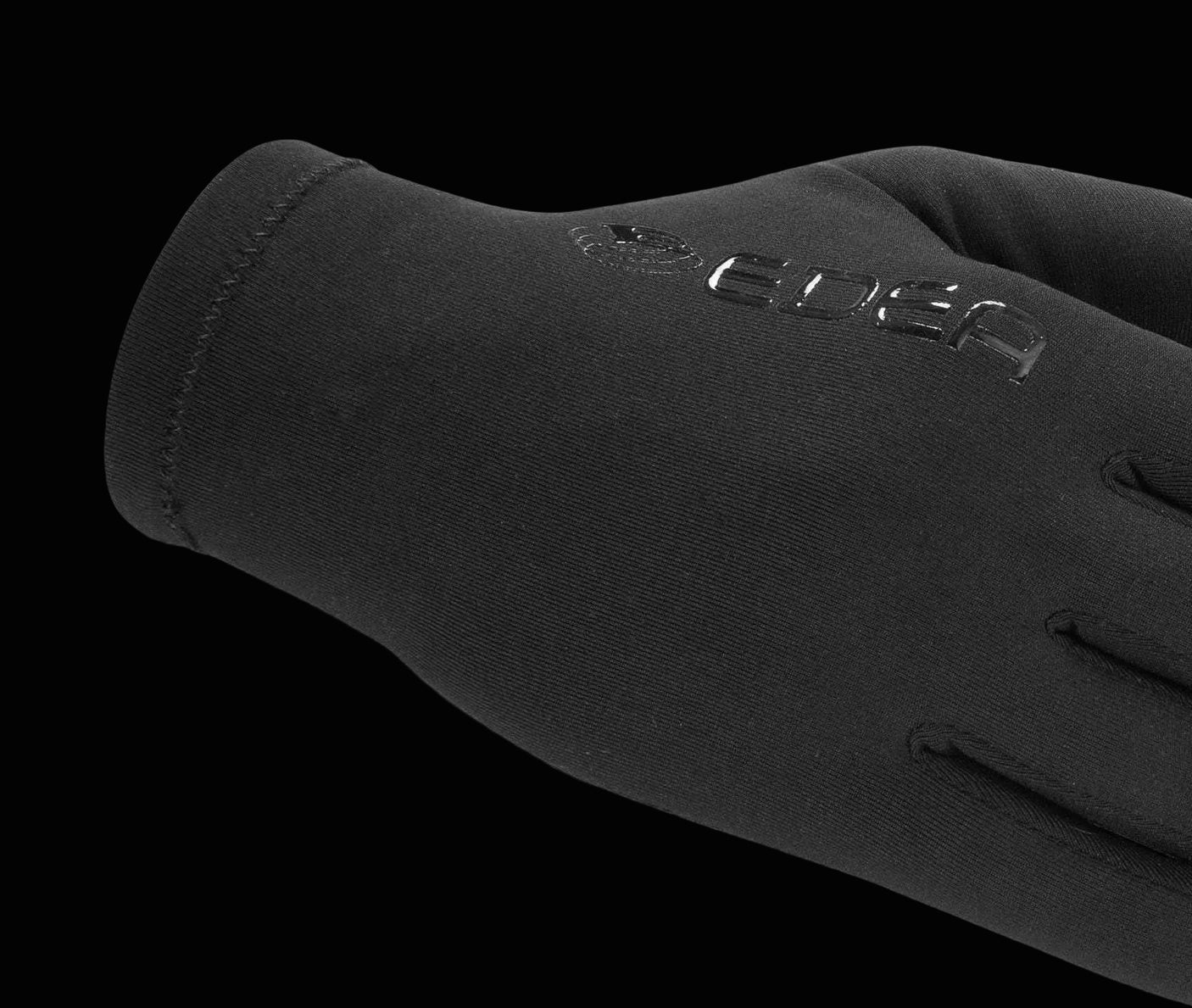 Edea E-Gloves Pro in black with non-slip palm, touch fingertips, and Edea logo.