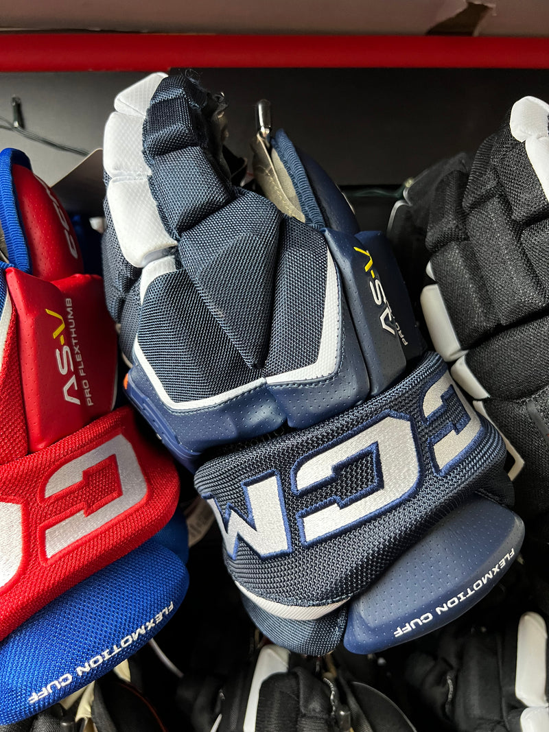Load image into Gallery viewer, ccm tacks as-v hockey glove
