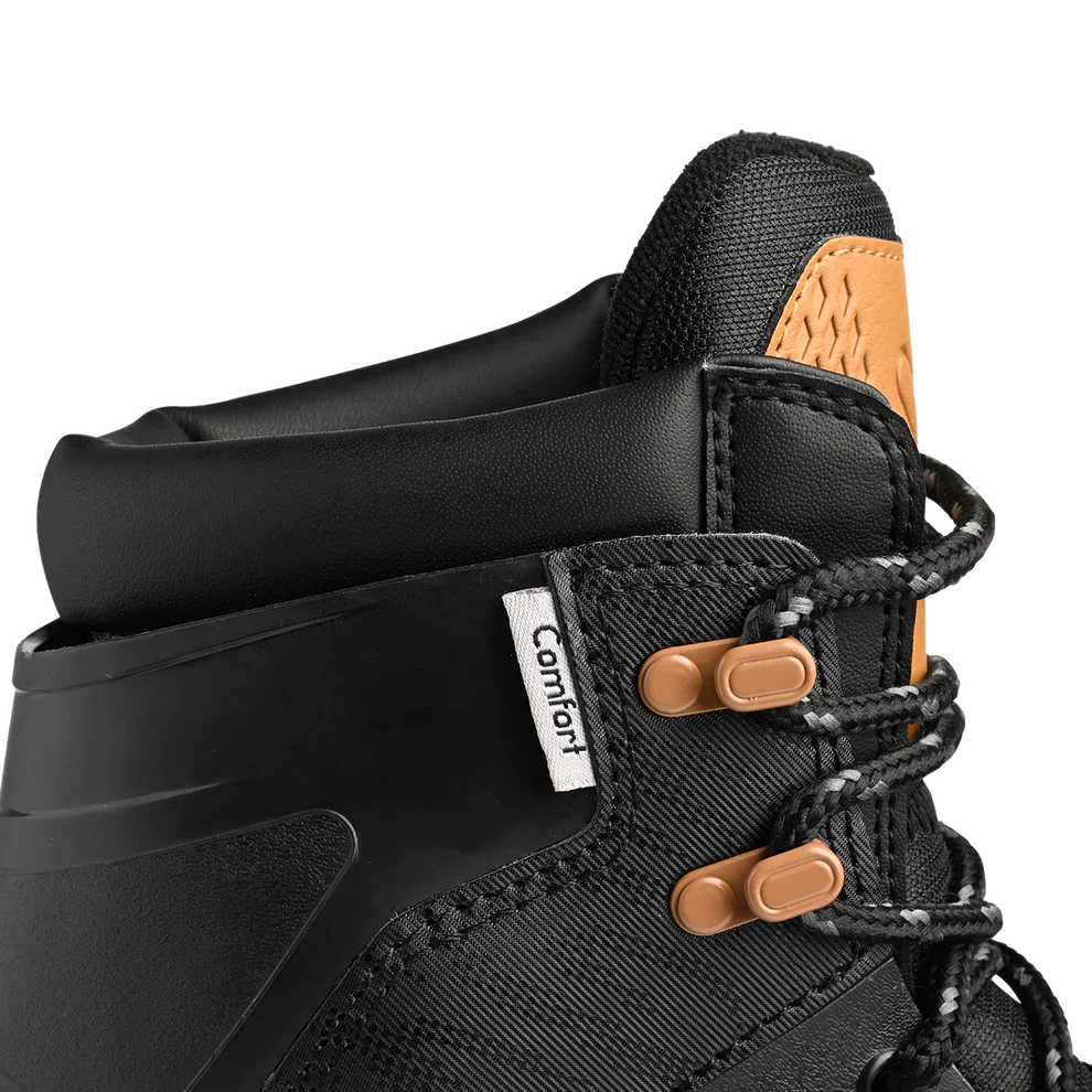 Bauer Colorado LifeStyle Skates with synthetic leather collar and D-ring eyelets.