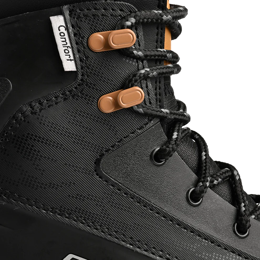 Bauer Colorado LifeStyle Skates with synthetic leather collar and D-ring eyelets.